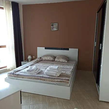 Sea Palace Apartmanhotel 3*